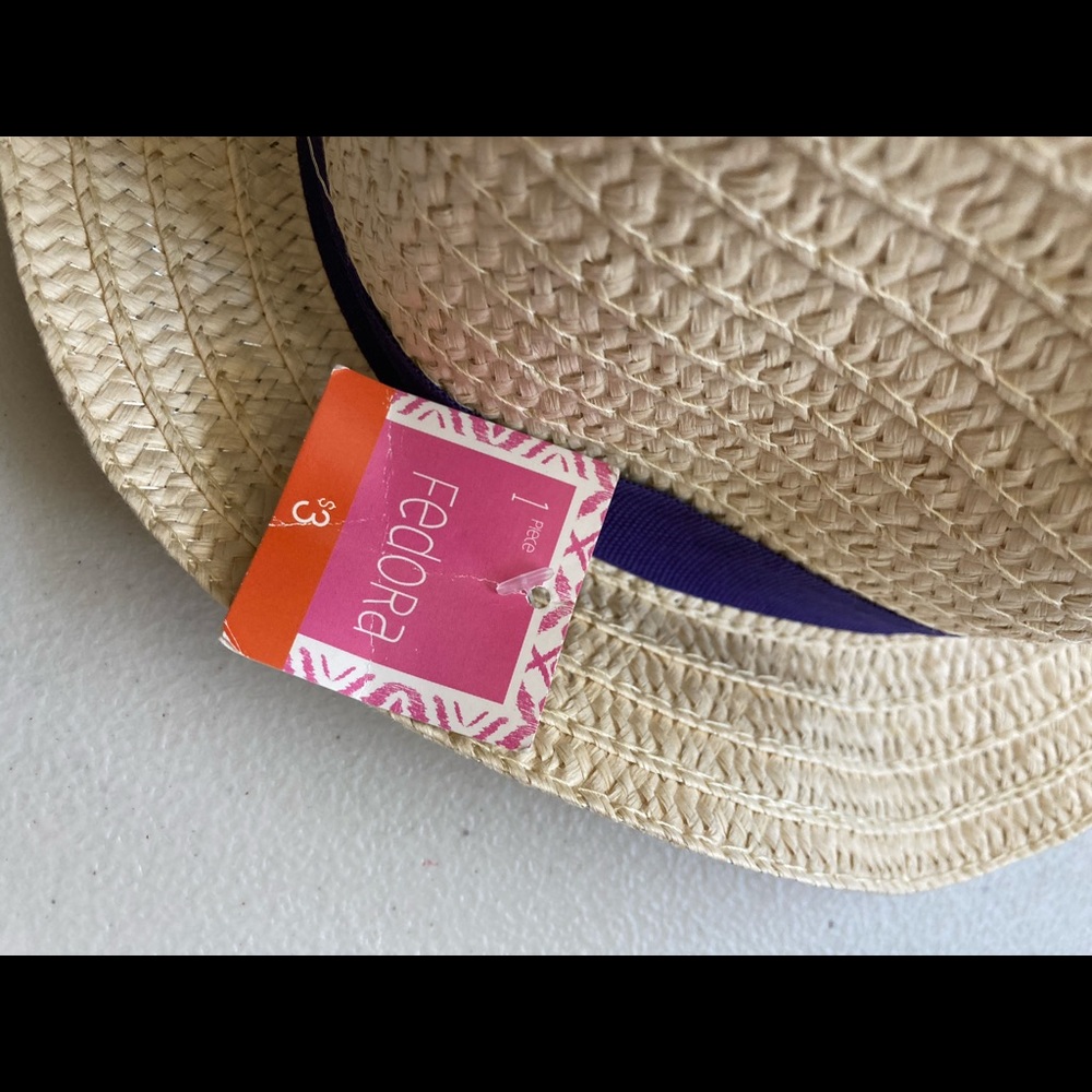Hat - Picture 2 of 4